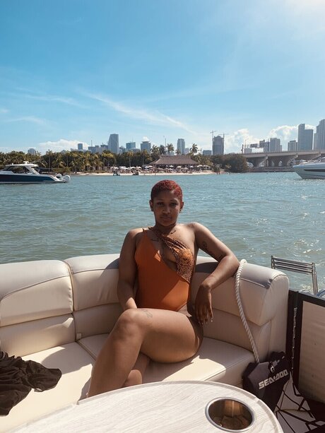 Naken läckt OnlyFans-bild av Sweetz