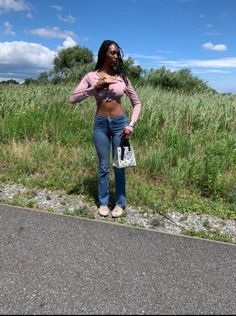 Nahá fotka uniklých OnlyFans od Wish