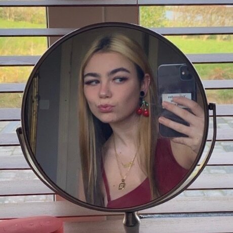 Naken läckt OnlyFans-bild av Daisy