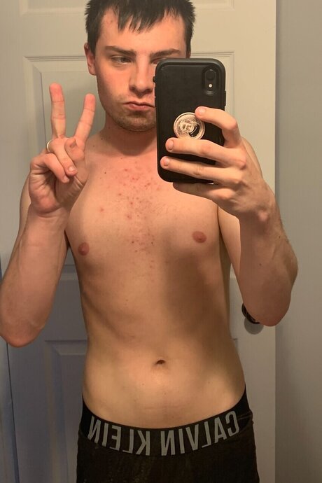 Naken lekkede OnlyFans-bilde av Josh