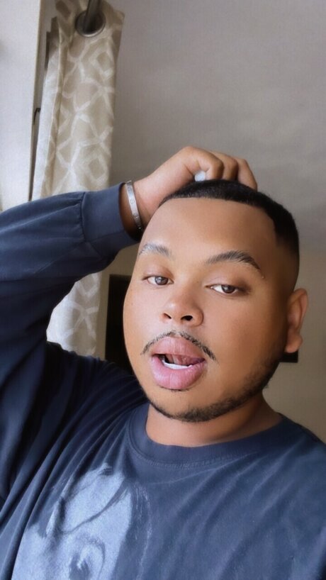 Nacktes geleaktes OnlyFans-Foto von Throat Goat 