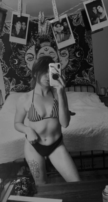 Naakte gelekte OnlyFans-foto van Kyla