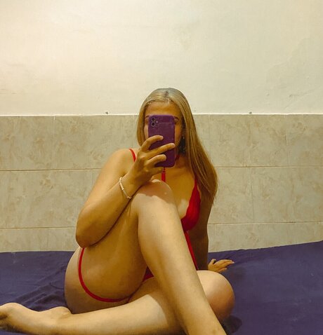 Naakte gelekte OnlyFans-foto van Hfb19