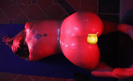 Naakte gelekte OnlyFans-foto van Que Hefner