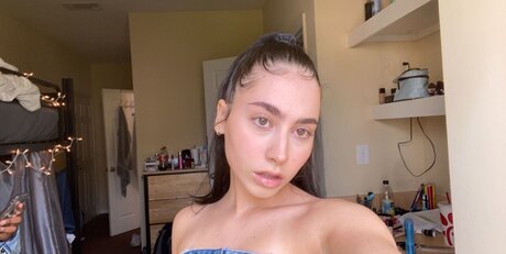 Naken läckt OnlyFans-bild av Kelsey