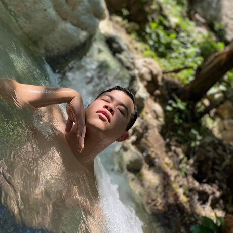 Naken läckt OnlyFans-bild av Ajitzi Daz