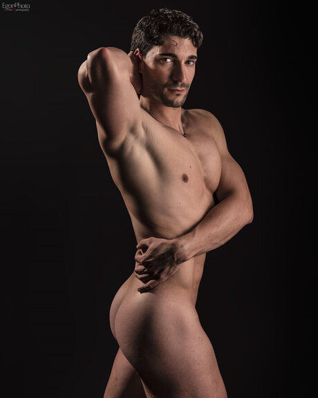 Naakte gelekte OnlyFans-foto van Vicente93