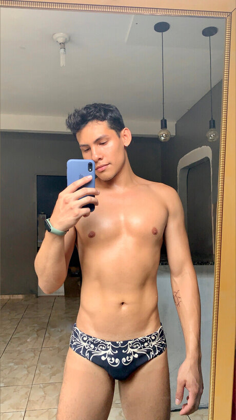 Naken läckt OnlyFans-bild av Gabriel Padilha