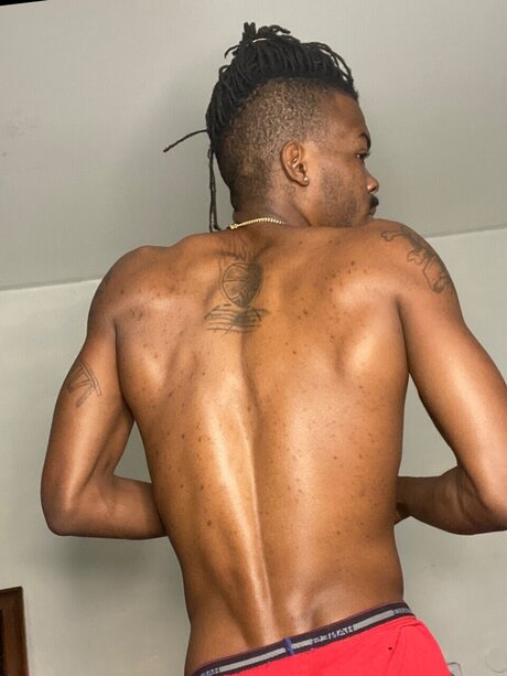 Nacktes geleaktes OnlyFans-Foto von Big Block
