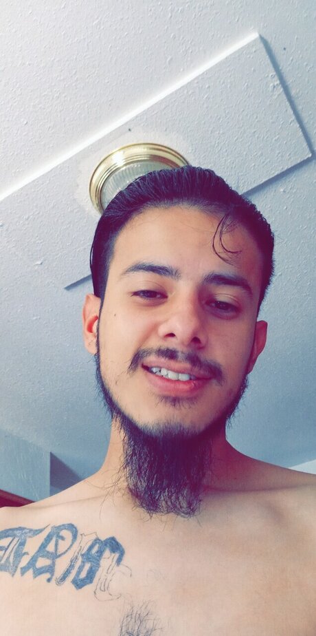 Alaston vuotanut OnlyFans-kuva Alex