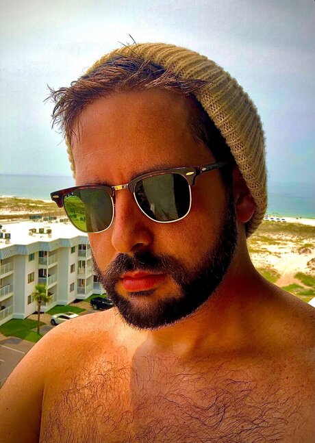 Naken läckt OnlyFans-bild av Oliver Dumont