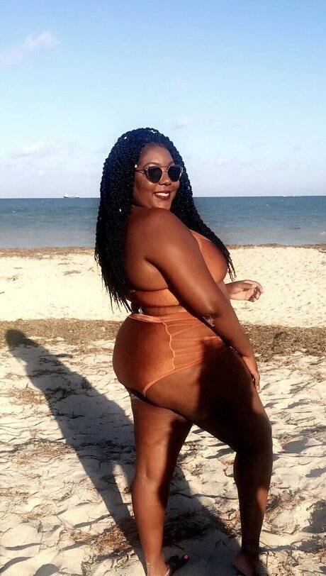 Alasti lekkinud OnlyFans-i pilt Cocoadesire