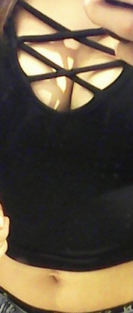 Foto di nudo di fuga di OnlyFans di Elizabeth