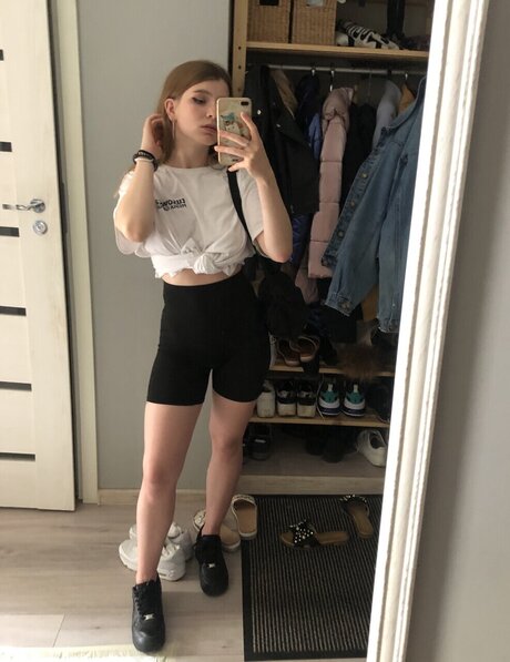 Naken lekkede OnlyFans-bilde av Polly