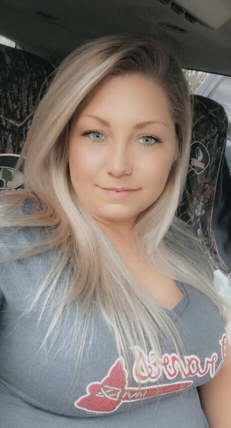 Naken läckt OnlyFans-bild av Simone