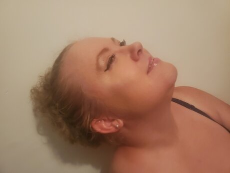 Nøgent lækket OnlyFans-billede af Lacy Cakes 