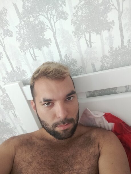 Naakte gelekte OnlyFans-foto van Roma Vengrin