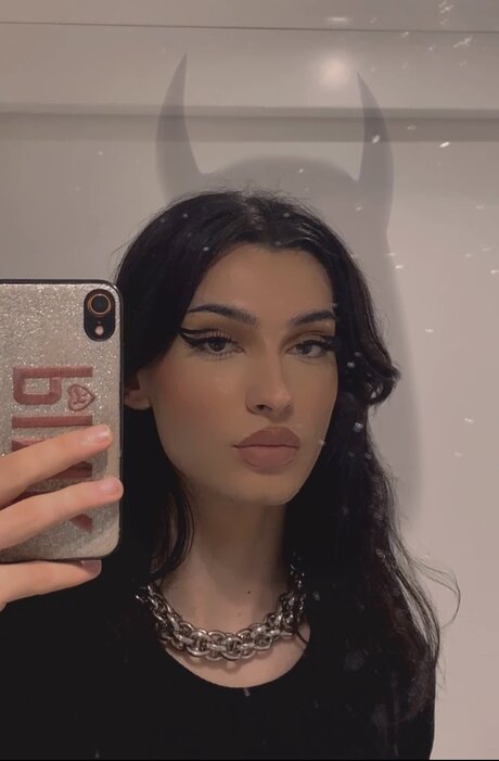 Naken läckt OnlyFans-bild av Diva