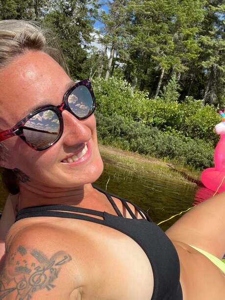 Alaston vuotanut OnlyFans-kuva Julie