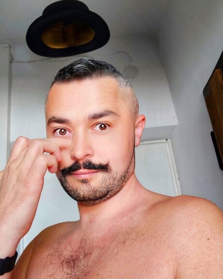 Alaston vuotanut OnlyFans-kuva Hotashell