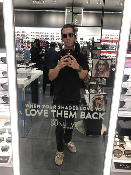 Naken läckt OnlyFans-bild av John Kohler