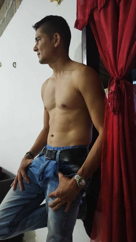 Alasti lekkinud OnlyFans-i pilt Carjox Berro