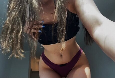 Alaston vuotanut OnlyFans-kuva Riley