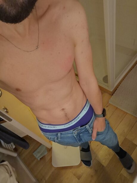 Naken läckt OnlyFans-bild av Belgiannudes