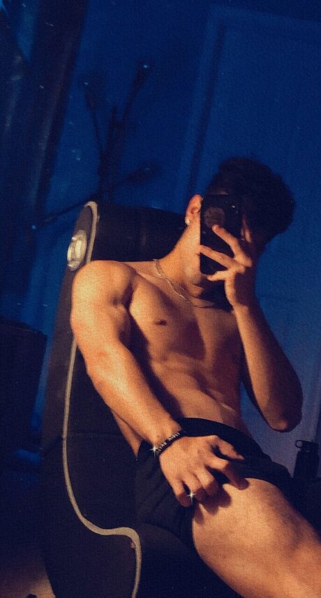 Naken läckt OnlyFans-bild av 