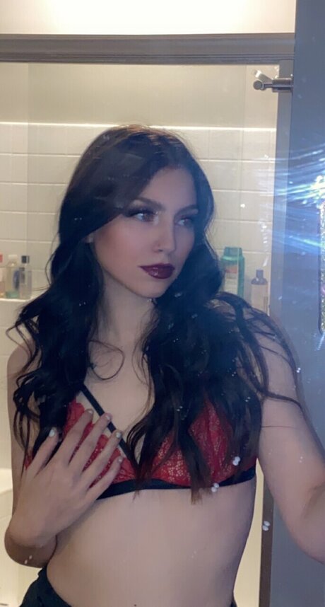 Naken lekkede OnlyFans-bilde av Allie