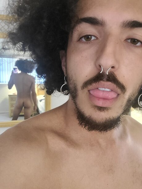 Naken läckt OnlyFans-bild av Anthony Price