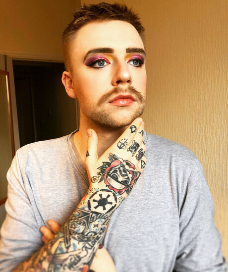 Alasti lekkinud OnlyFans-i pilt Robinjava