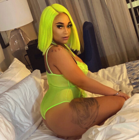 Alaston vuotanut OnlyFans-kuva Raebae