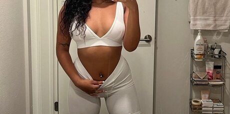 Nikkkaaa OnlyFans
