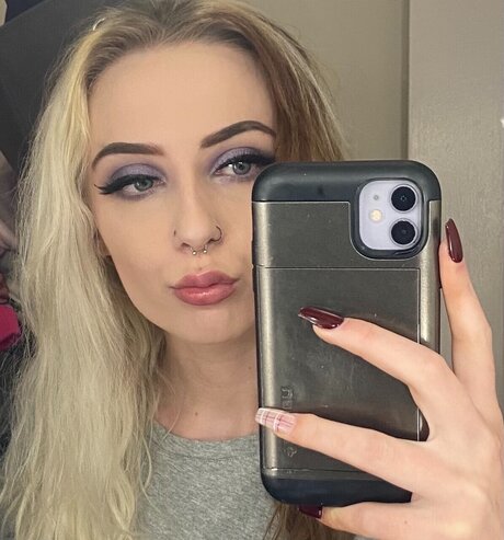 Обнаженная фотография утечки OnlyFans от Bella Marie