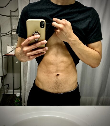 Alasti lekkinud OnlyFans-i pilt Juice
