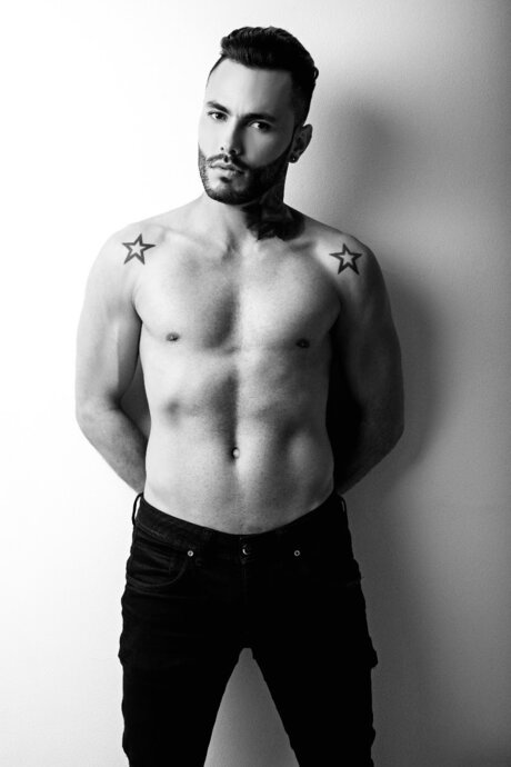 Alasti lekkinud OnlyFans-i pilt Juano Carvajal