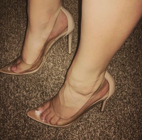 Naken läckt OnlyFans-bild av Sassy Sexy Feet