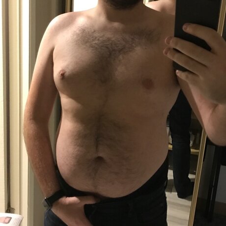 Alasti lekkinud OnlyFans-i pilt Beary Adventurous