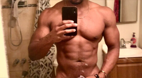 Обнаженная фотография утечки OnlyFans от Kvngmje