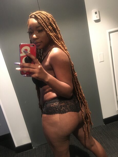 Foto nua vazada do OnlyFans de Candy20000