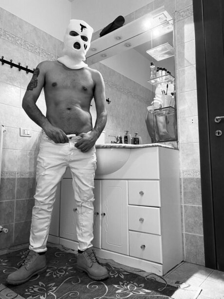 Alaston vuotanut OnlyFans-kuva Erik88xxx