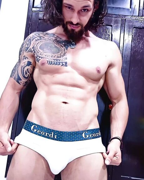 Foto di nudo di fuga di OnlyFans di Keyguevara