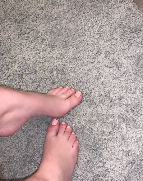 Nøgent lækket OnlyFans-billede af Perfectly Petite Feet