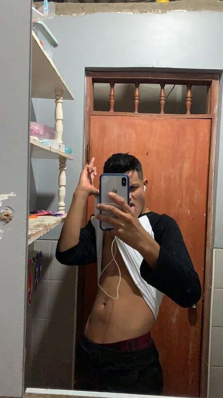 Angel Guerrero OnlyFans 유출 누드 사진