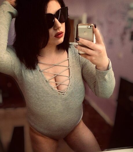 Nagie wyciekłe zdjęcie OnlyFans od Elisdang