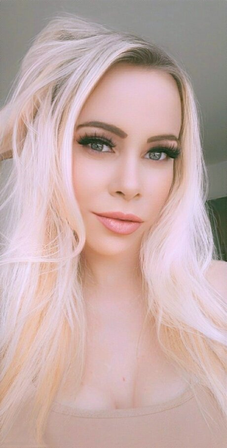 Alasti lekkinud OnlyFans-i pilt Daniela