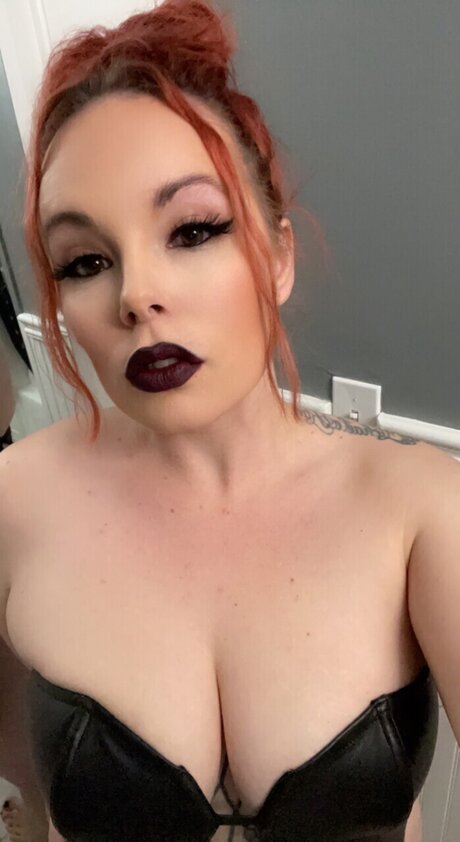 Nahá fotka uniklých OnlyFans od Sadi