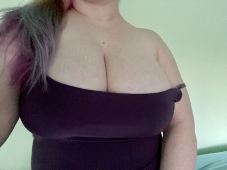 Alasti lekkinud OnlyFans-i pilt Nebula42