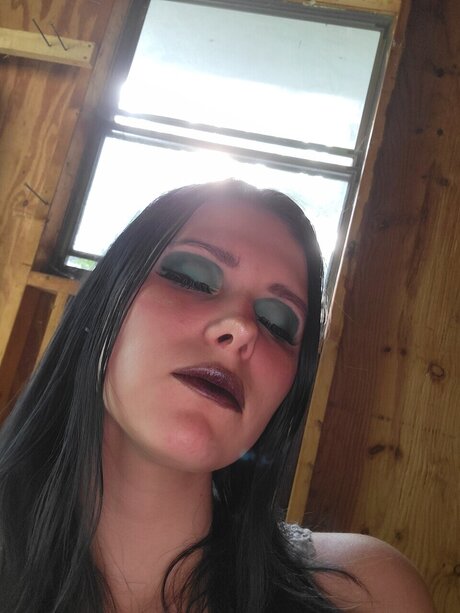Naken läckt OnlyFans-bild av Miah Fairbanks